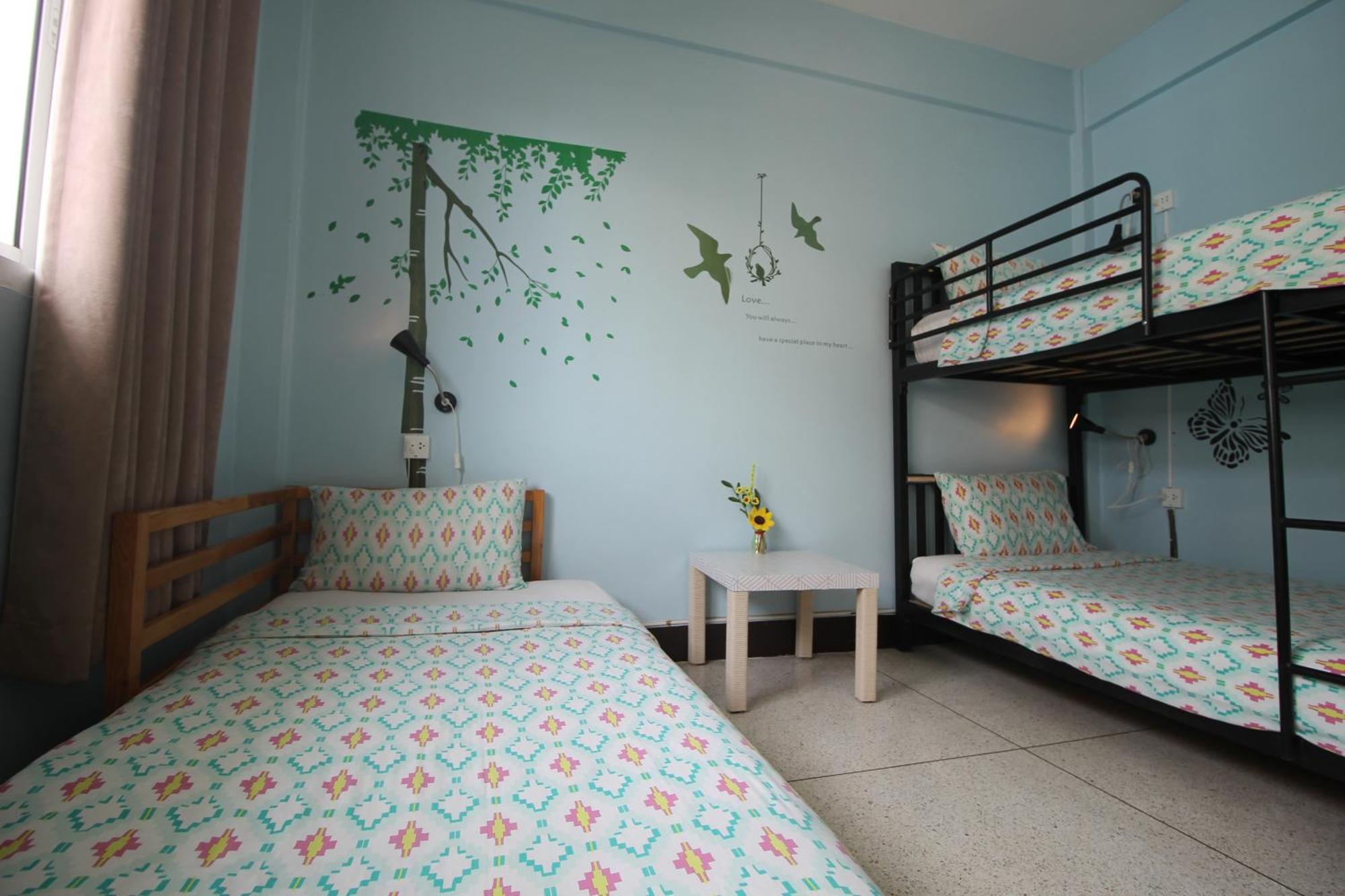 Baan Nampetch Hostel Bangkok Buitenkant foto