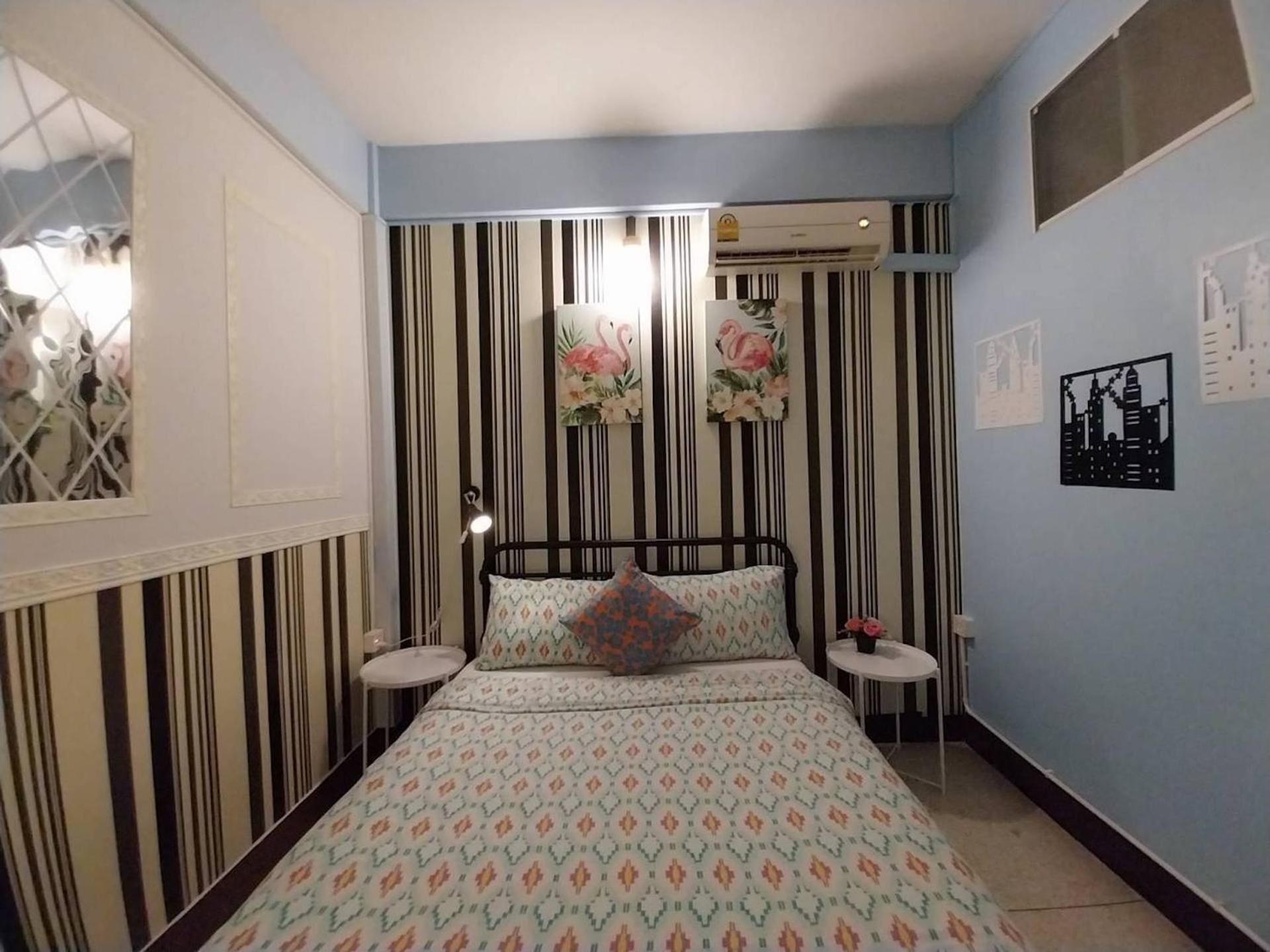 Baan Nampetch Hostel Bangkok Buitenkant foto